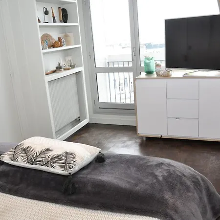 Charming Comfortable Near Montmartre! דירה