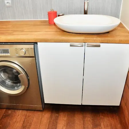 Charming Comfortable Near Montmartre! דירה פריז